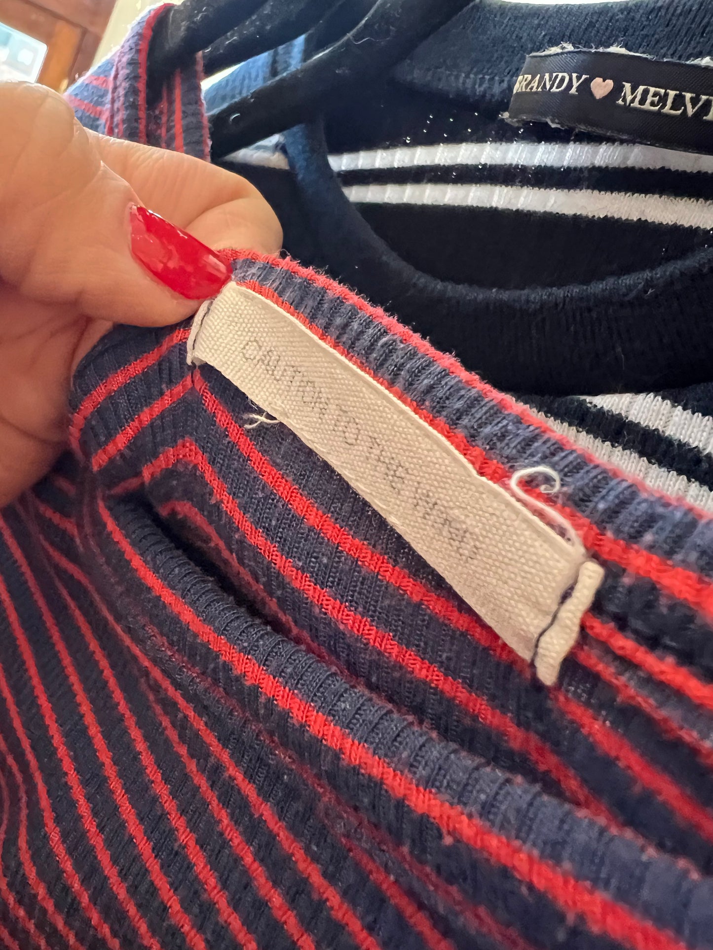 Tomato top- no size but aprox medium