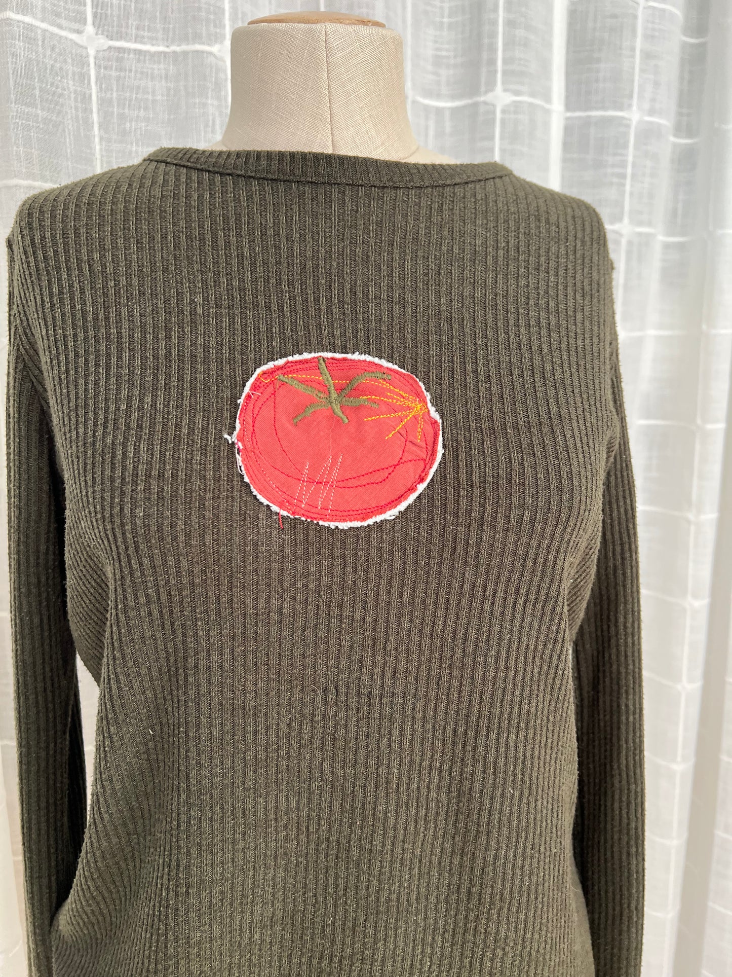 Long sleeve tomato