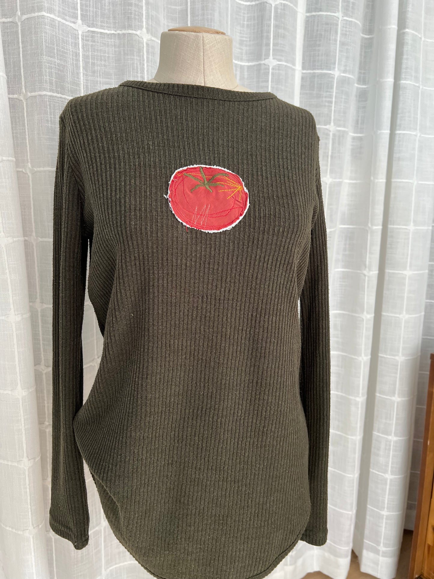 Long sleeve tomato